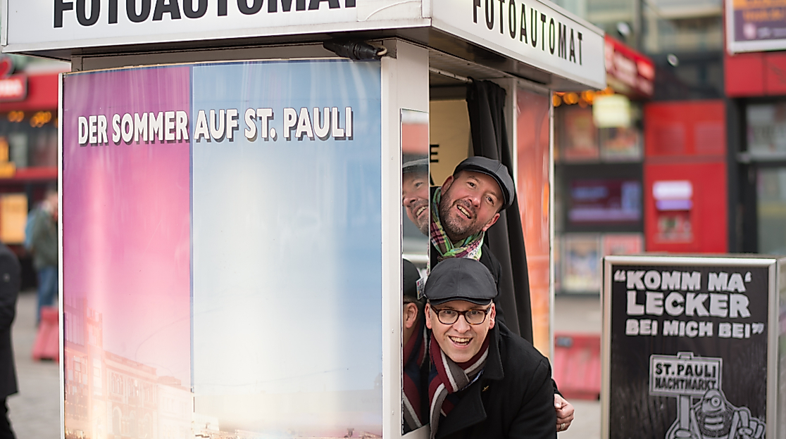 ></center></p><p>The only really true Reeperbahn tour! The neighbourhood boys tell you exciting and authentic stories, because they live and work here.</p><p>The Reeperbahn is 930 meters long and has more than 1000 stories. Famous artists have sung about it! For example, Hans Albers, 