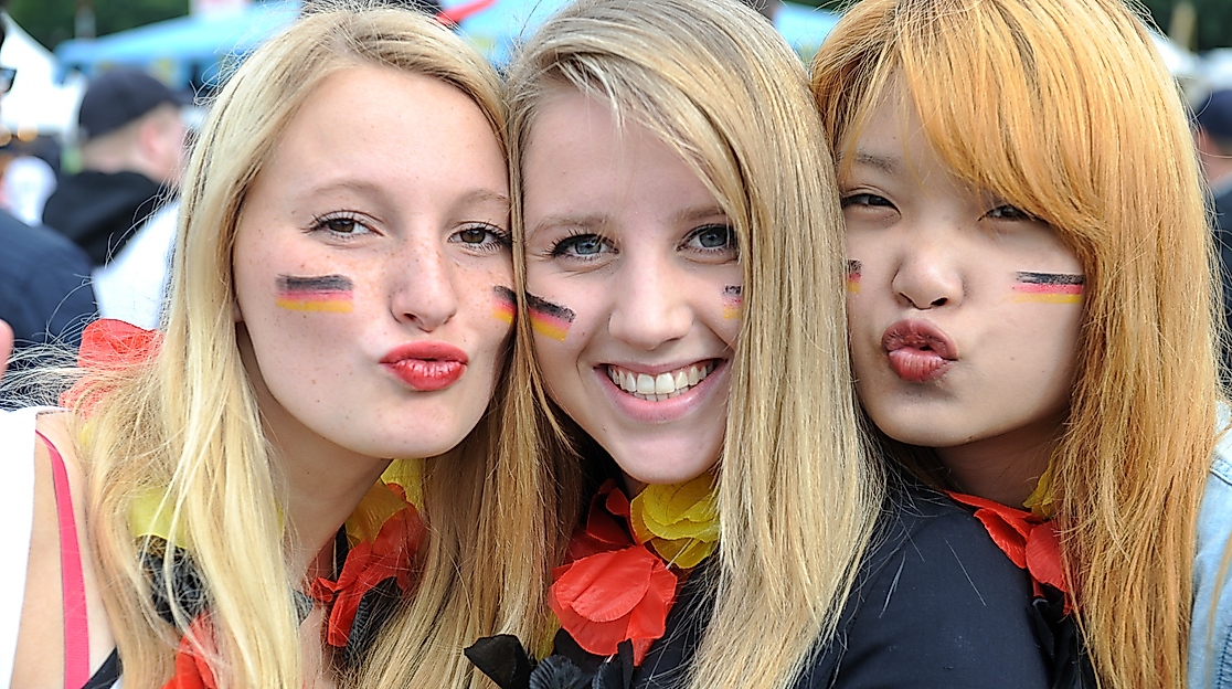 Fan Zone Hamburg mit Public Viewing im Rahmen des UEFA EURO 2024 Festivals